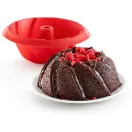 Ez a 20 cm átmérőjű forma az arany középút a konyhában, amely pont elegendő egy klasszikus, ünnepi torta elkészítéséhez.