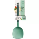 A zöld színű, hőálló műanyagból készült wok spatula hosszú, akasztólyukkal ellátott nyele praktikus tárolást és biztonságos fogást nyújt, míg a széles, enyhén ívelt és karcm...