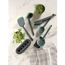Univerzális illeszkedés: a tartó nyílásai a Non-Scratch Kitchen Utensils kollekció valamennyi eszközével kompatibilisek, így a sorrend tetszőlegesen variálható.