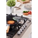 A fejrész speciális perforációja lehetővé teszi a felesleges olajok és folyadékok gyors távozását, így Ön minden alkalommal tökéletesen lecsepegtetett, ropogós ételeket tálalhat.