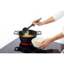 Edénybarát kialakítás: főzzön bátran bármilyen felületen – a puha szilikon vég garantálja a sérülésmentes használatot.