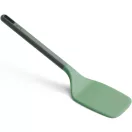 A rugalmas, lapos kialakítású spatula széles felülete garantálja Önnek az ételadagok esztétikus és egyenletes mozgatását.