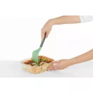 A spatula speciális anyagösszetétele puha és biztonságos fogást garantál, így hosszabb ideig tartó használat során is kényelmes marad.