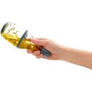 A biztonságos szilikon tető hermetikus záródást biztosít, így Ön a szivárgás kockázata nélkül rázhatja össze az önteteket, és magabiztosan tárolhatja azokat a hűtőszekrényben is.