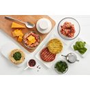 Ez az innovatív anyagmegoldás megakadályozza az alapanyagok letapadását, így Ön minden alkalommal professzionális megjelenésű, tökéletesen egyben maradó burgerpogácsákat tálalhat.