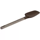 Spatulával.
